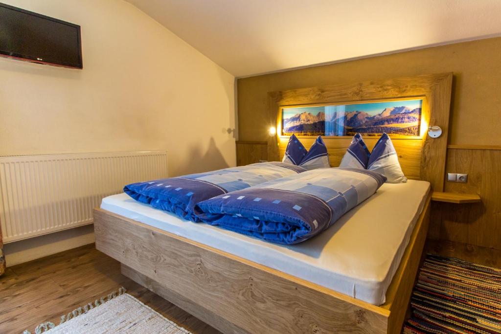 Postel nebo postele na pokoji v ubytování Pension Schweizerhof