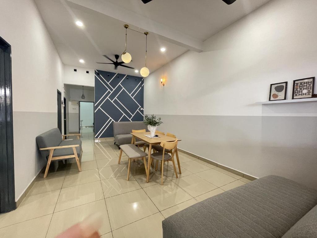 Cozy Roomstay Teluk Intan的休息区