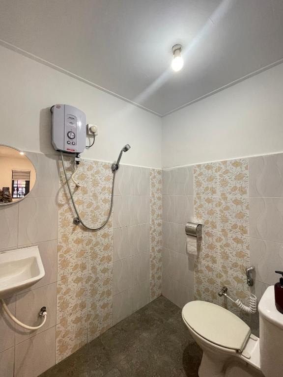 Cozy Roomstay Teluk Intan的一间浴室