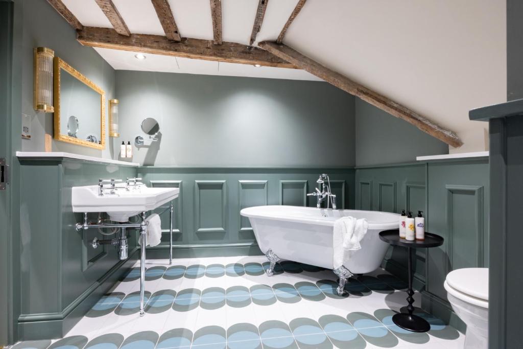 The Coat and Bear - A Heartwood Inn - Grote Kamer