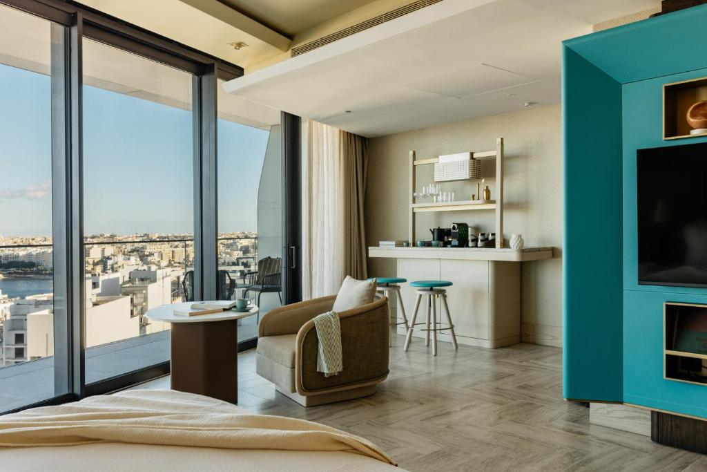 Kuchyň nebo kuchyňský kout v ubytování ME Malta by Meliá