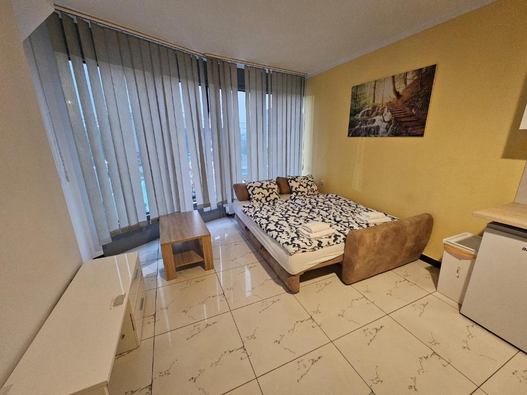 Royal Apartments & Rooms - One-Bedroom Apartment