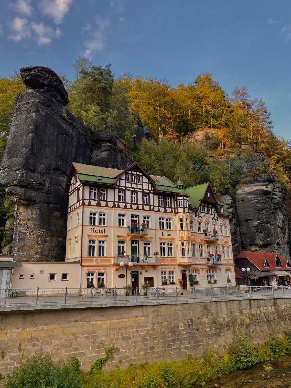 Budova, kde se hotel nachází