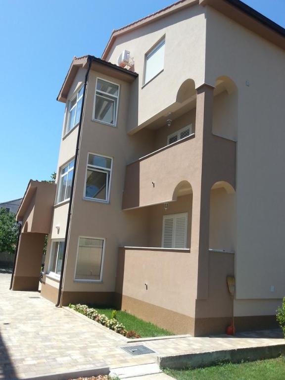 Apartments Roncevic - 8