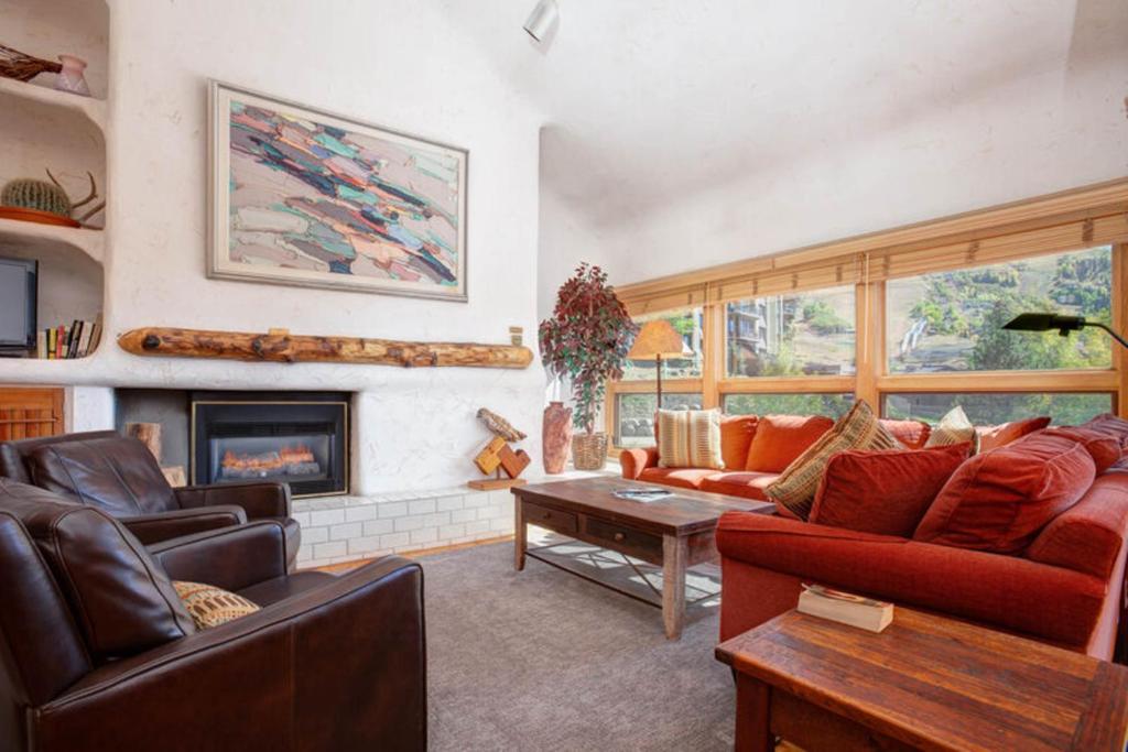 Zona de estar de Kutuk 303