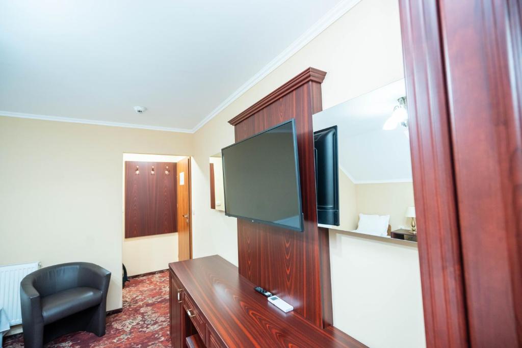 Dinasty Hotel - Superior Queen Room