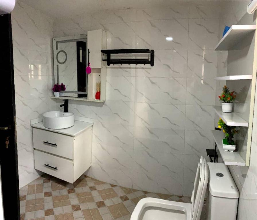 Koupelna v ubytování WHITEFIELD LUXURY APARTMENT