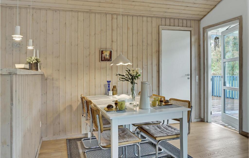 Fotografie z fotogalerie ubytování Cozy Home In Hurup Thy With Sauna v destinaci Sønder Ydby