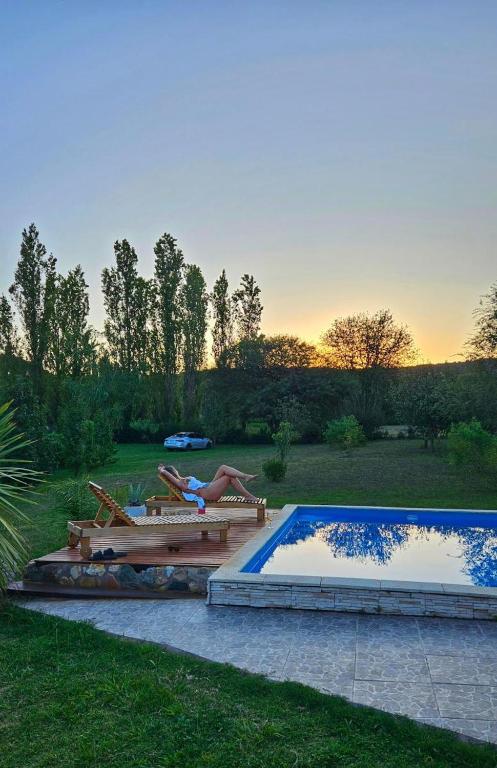 HERMOSA CASA con 4000mts de PARQUE en las SIERRAS DE CORDOBA - Housity