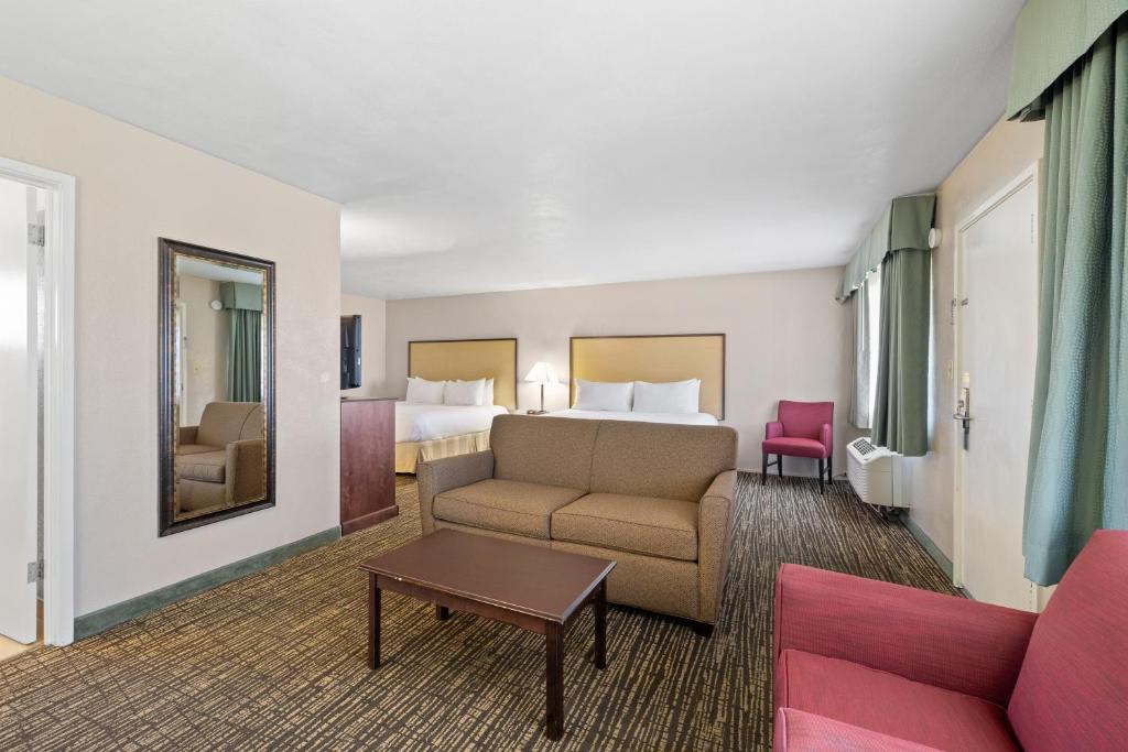 Best Western Petaluma Inn photo
