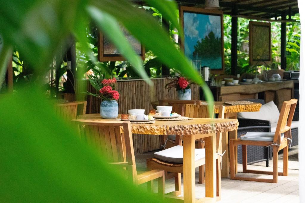 Zahrada ubytování Dragonfly Beachfront Villas-Adult Only