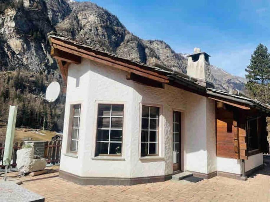 Nespecifikovaný výhled na hory nebo výhled na hory při pohledu z apartmánu