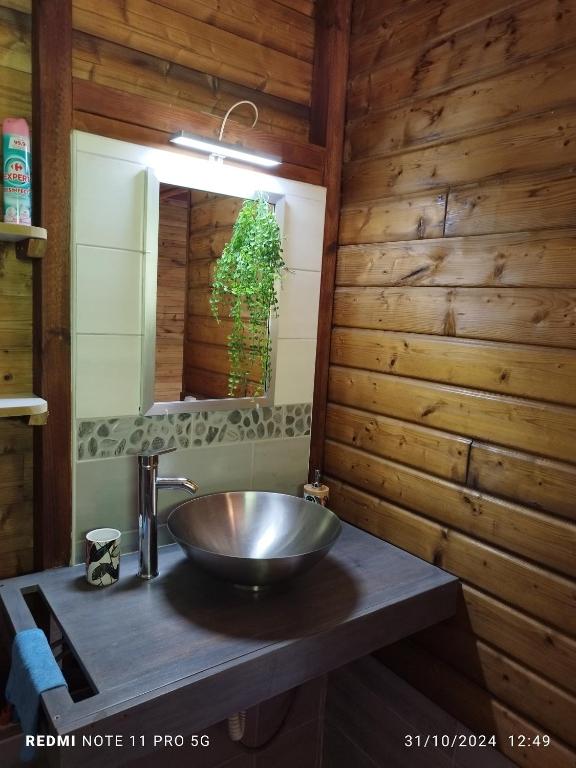 Koupelna v ubytování Le petit K'banon