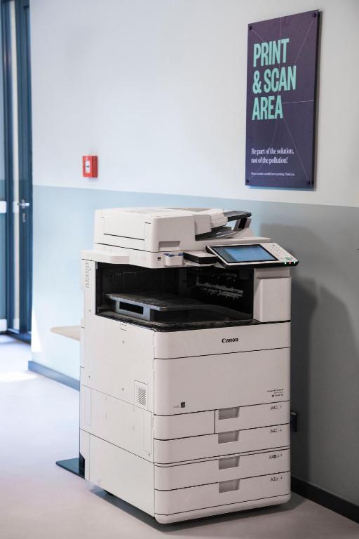 The Base Berlin ONE - Resim 23