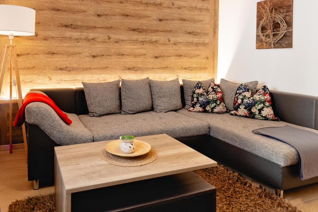 Posezení v ubytování Ferienhaus Lechner für max 10 Personen - Wald und Naturgarten