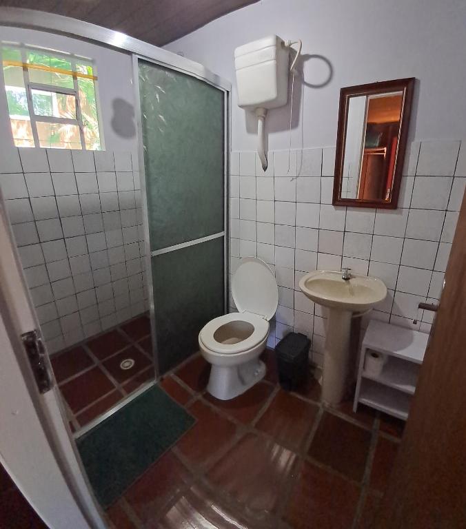 Koupelna v ubytování Tekoah Pousada
