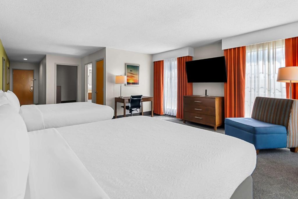 Best Western Niceville - Eglin AFB Hotel - 大号床套房 - 带两张大号床和沙发床