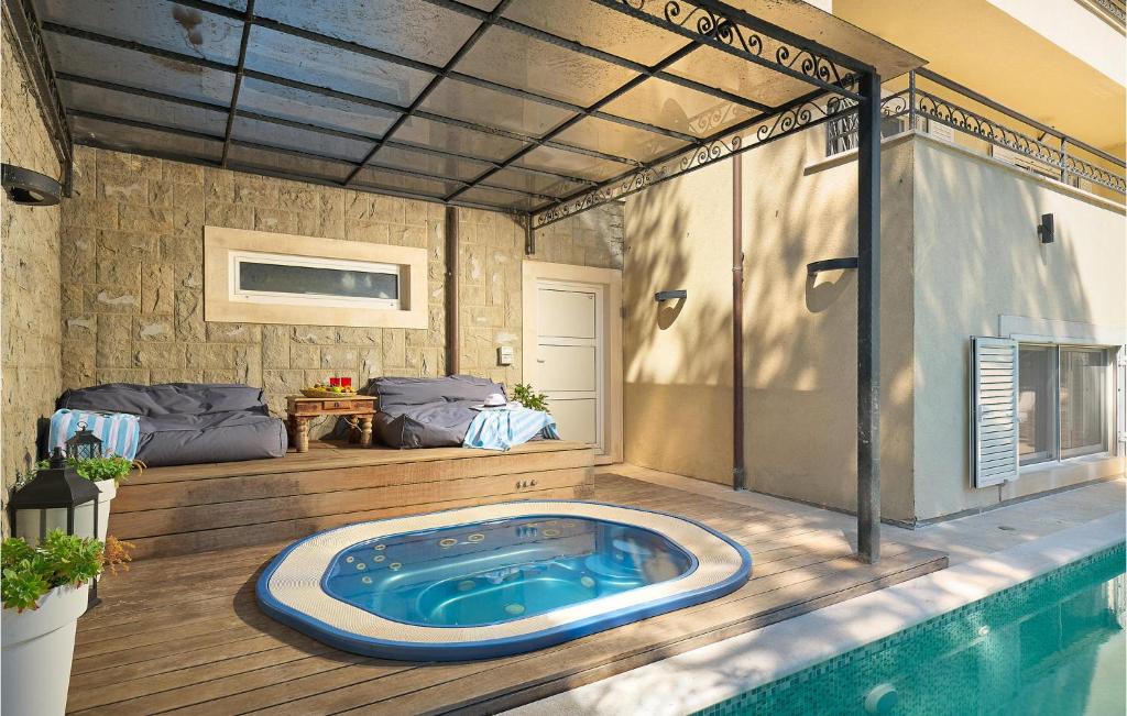 Bazén v ubytovaní Nice Home In Split With Sauna alebo v jeho blízkosti