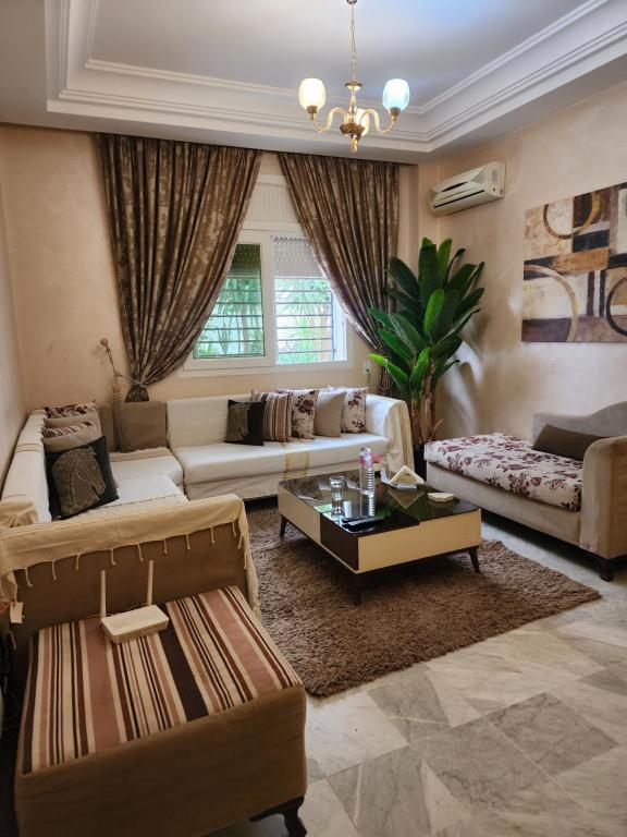 Khu vực ghế ngồi tại S+2 manzah 7 bis