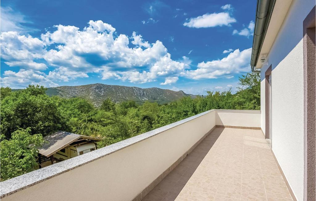 Nespecifikovaný výhled na hory nebo výhled na hory při pohledu z apartmánu