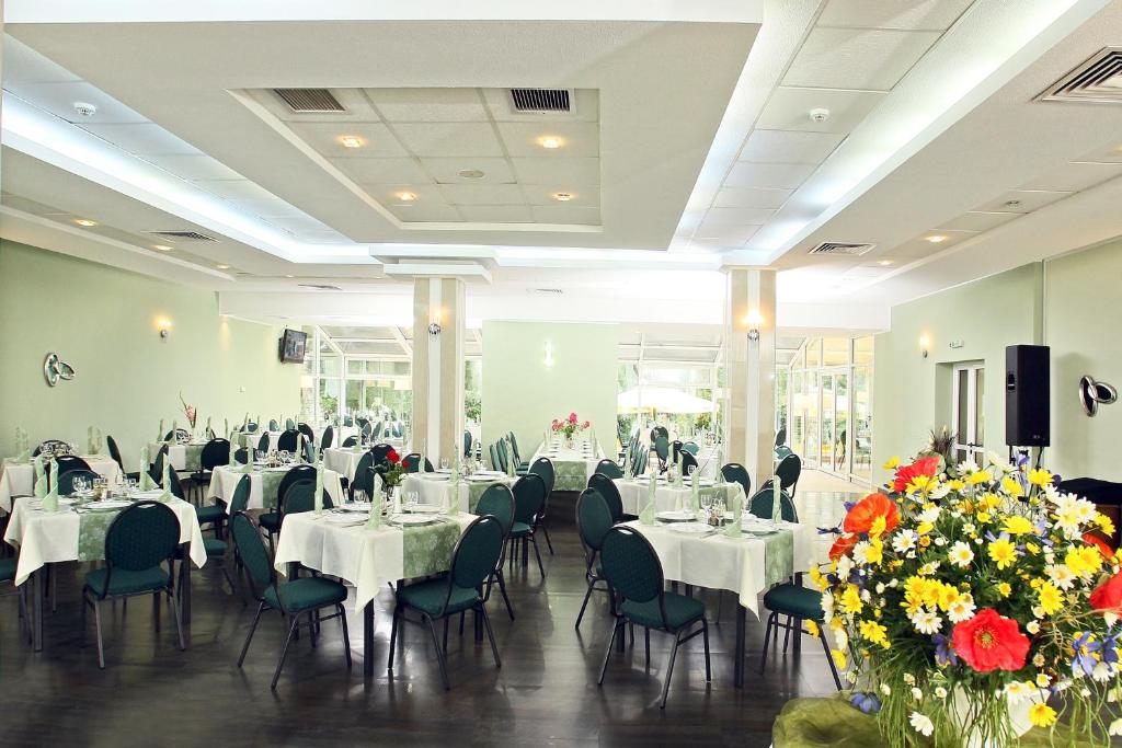 Restaurace v ubytování Hotel Nufarul