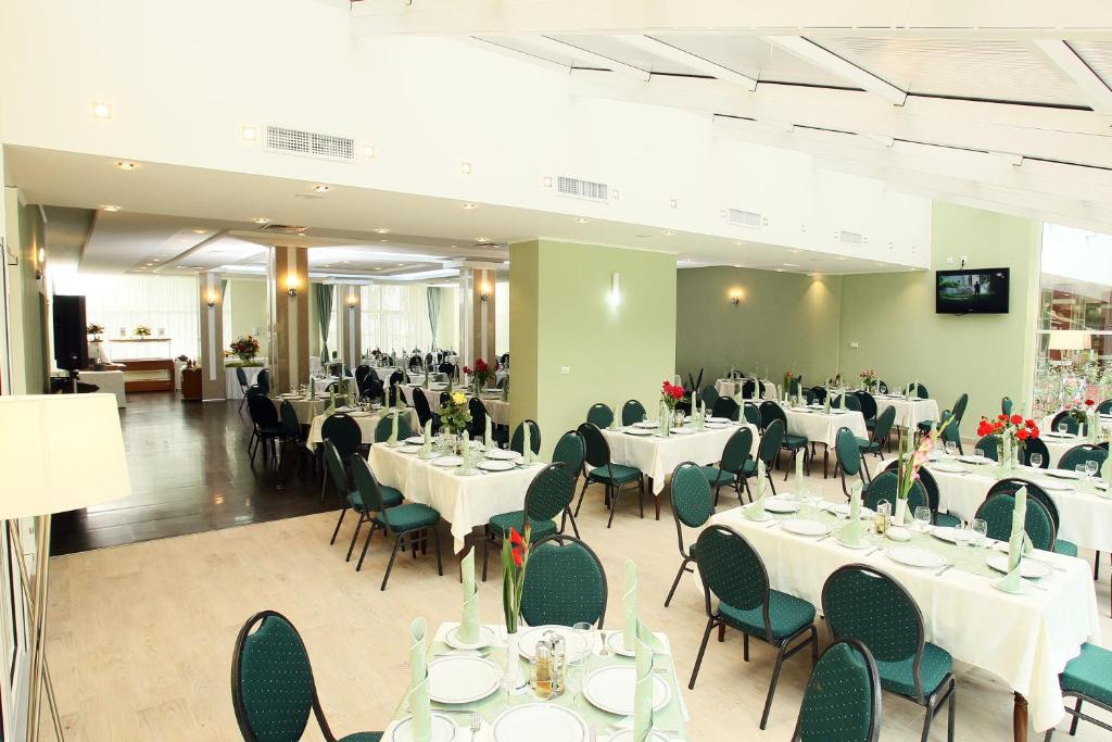 Restaurace v ubytování Hotel Nufarul