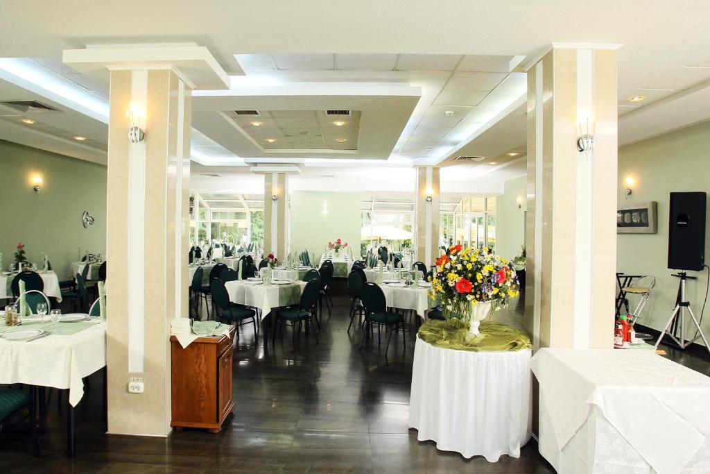 Restaurace v ubytování Hotel Nufarul