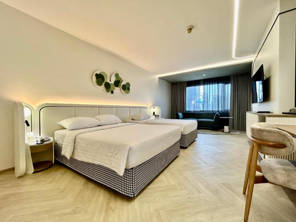 
Deluxe Premier Double or Twin Room with City View
