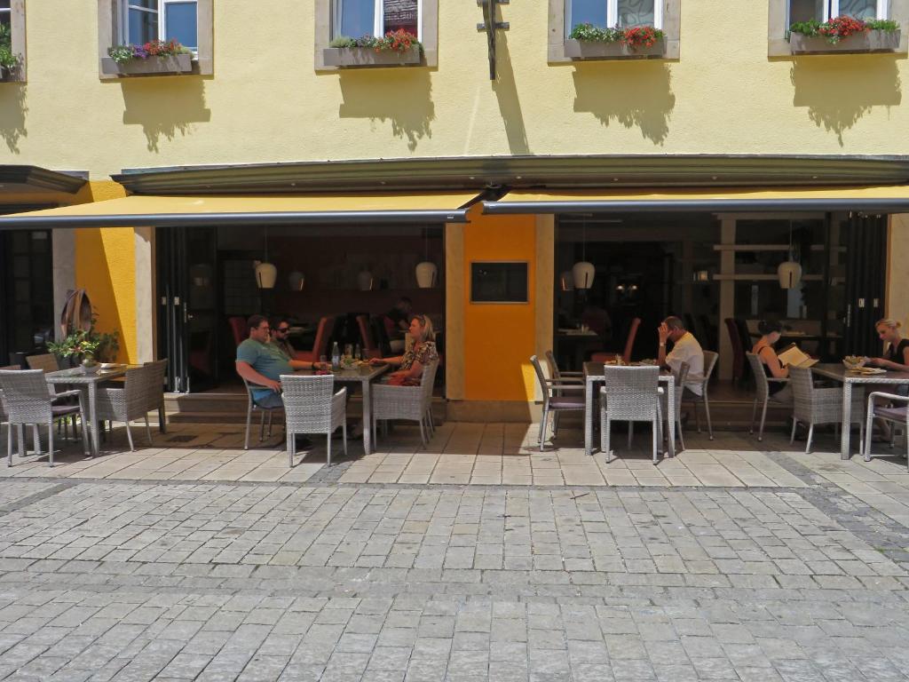 Restaurace v ubytování Hotel Sonne29