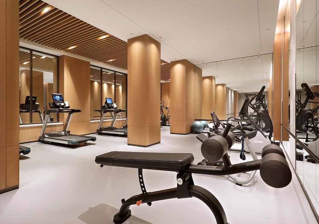 Fitness centrum a/nebo fitness zařízení v ubytování 上海松江广富林宰相府酒店
