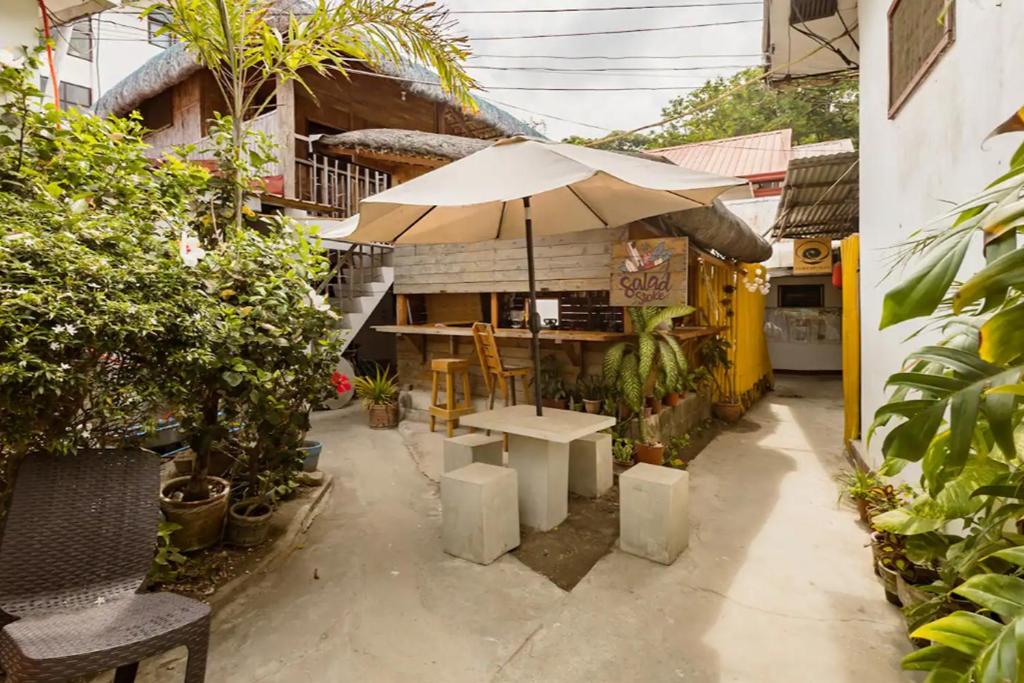 Patio nebo venkovní prostory v ubytování Monaliza Surf Resort La Union