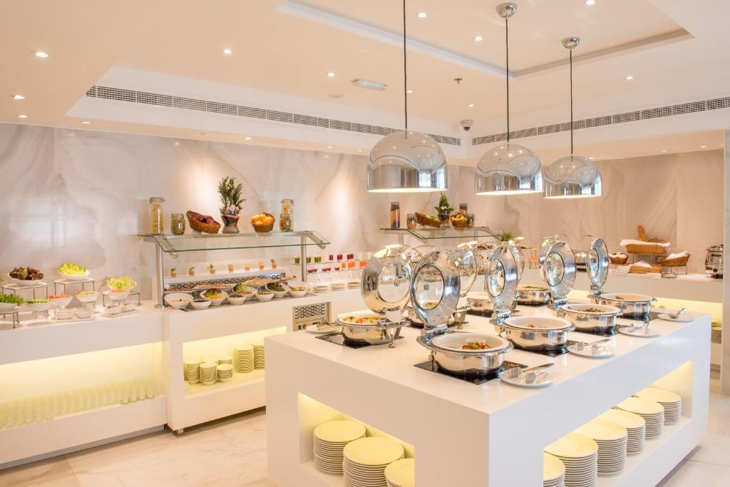 Hawthorn Extended Stay by Wyndham Abu Dhabi City Center - Resim 30