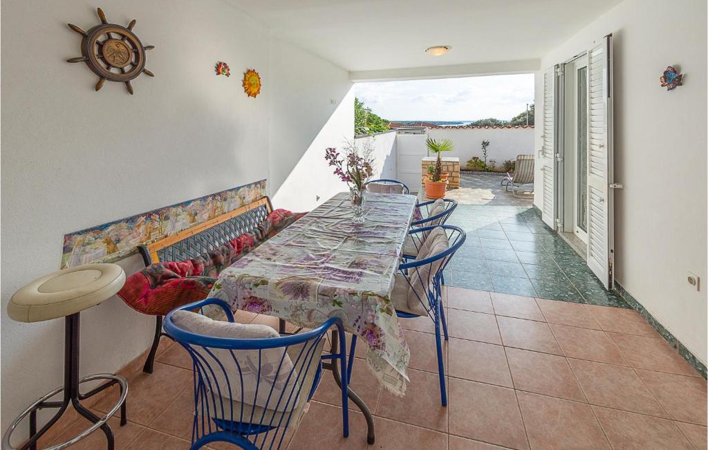 Lovely Apartment In Barbariga With Wifi
