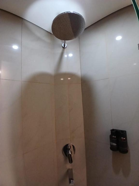 Koupelna v ubytování Nemuru Grand Suites
