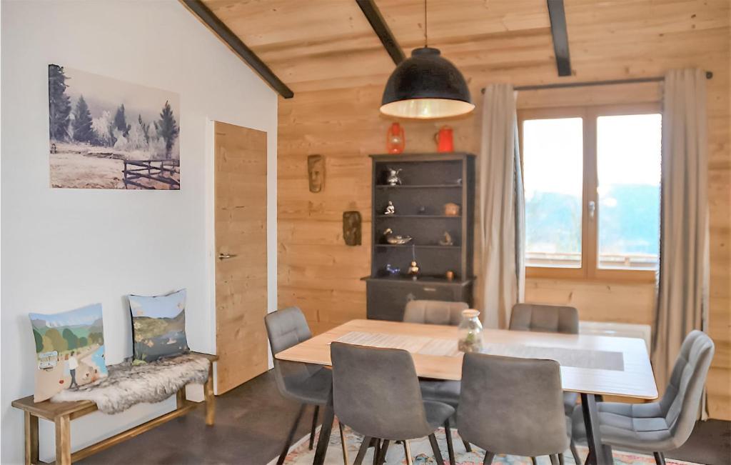 Posedenie v ubytovaní Cozy Apartment In Gérardmer