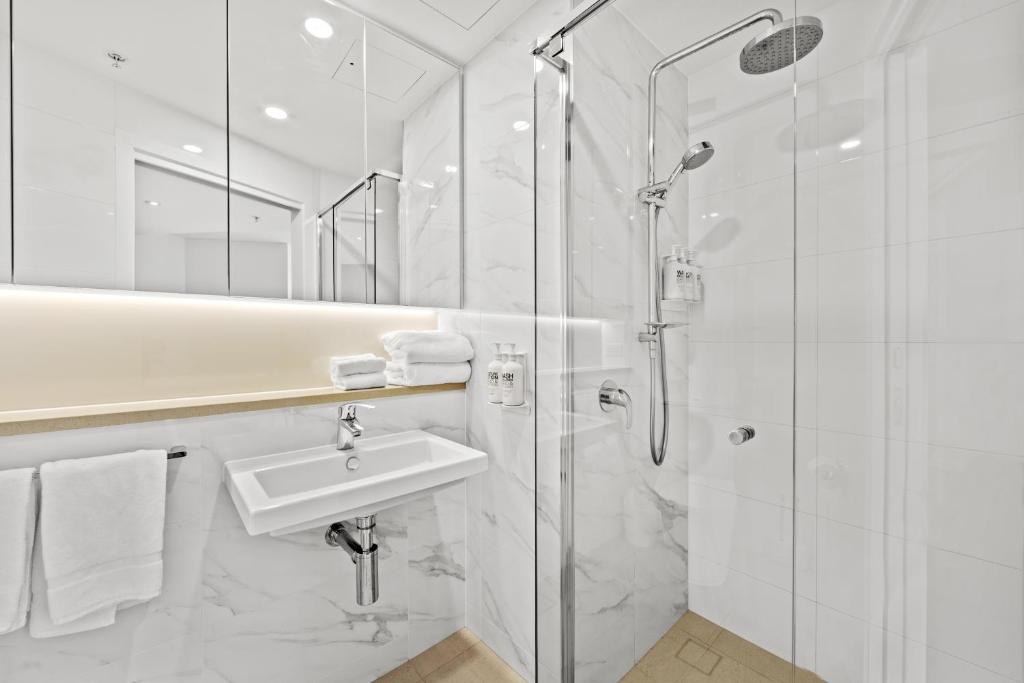 Brisbane Skytower by CLLIX - Resim 2