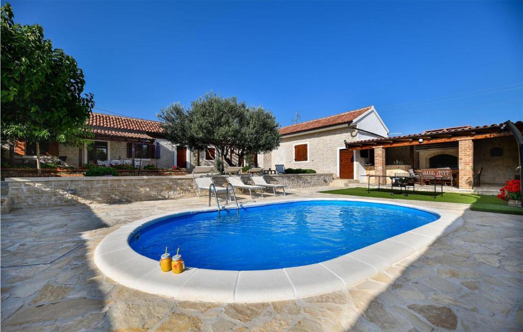 Nice Home In Lisicic With Wifi