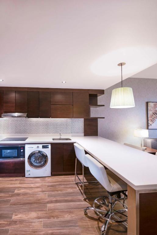 Kuchyň nebo kuchyňský kout v ubytování Hyatt Place Dubai Wasl District