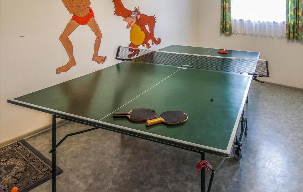 Stolný tenis v ubytovaní Ferienwohnung In Wagrain alebo v jeho okolí