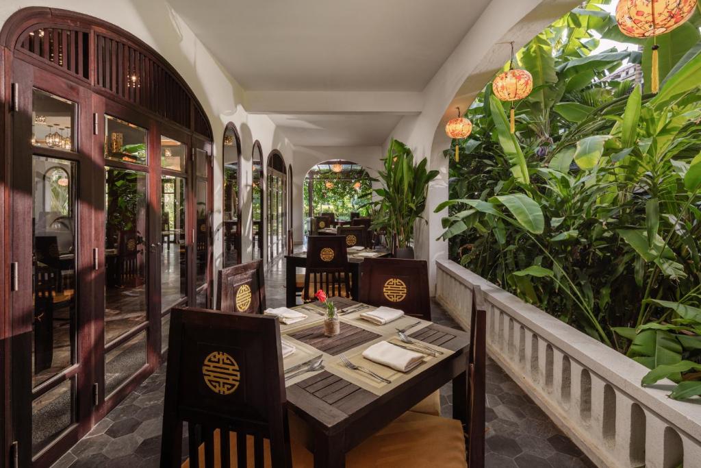 review Legacy Hội An Resort