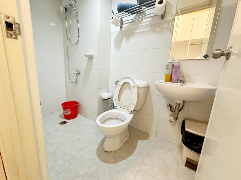 King Bed Suite at Pine Crest #T3-439 near Mall - 