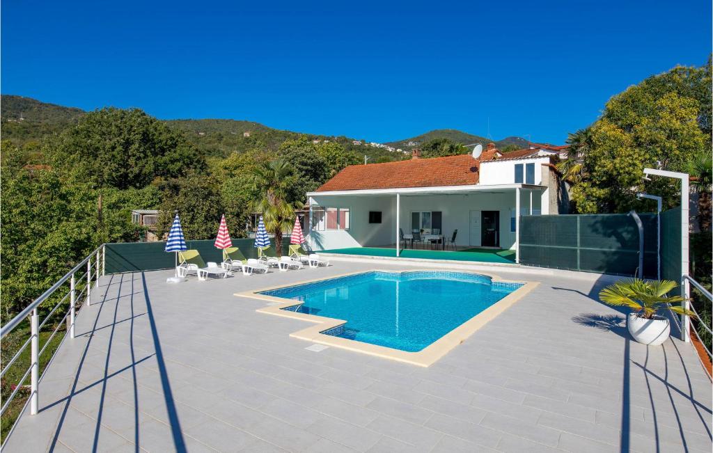 Bassein majutusasutuses Amazing Home In Ika With House Sea View või selle lähedal