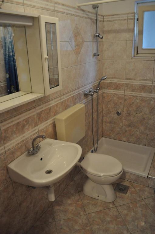 Kúpeľňa v ubytovaní Apartments Petar Maksan