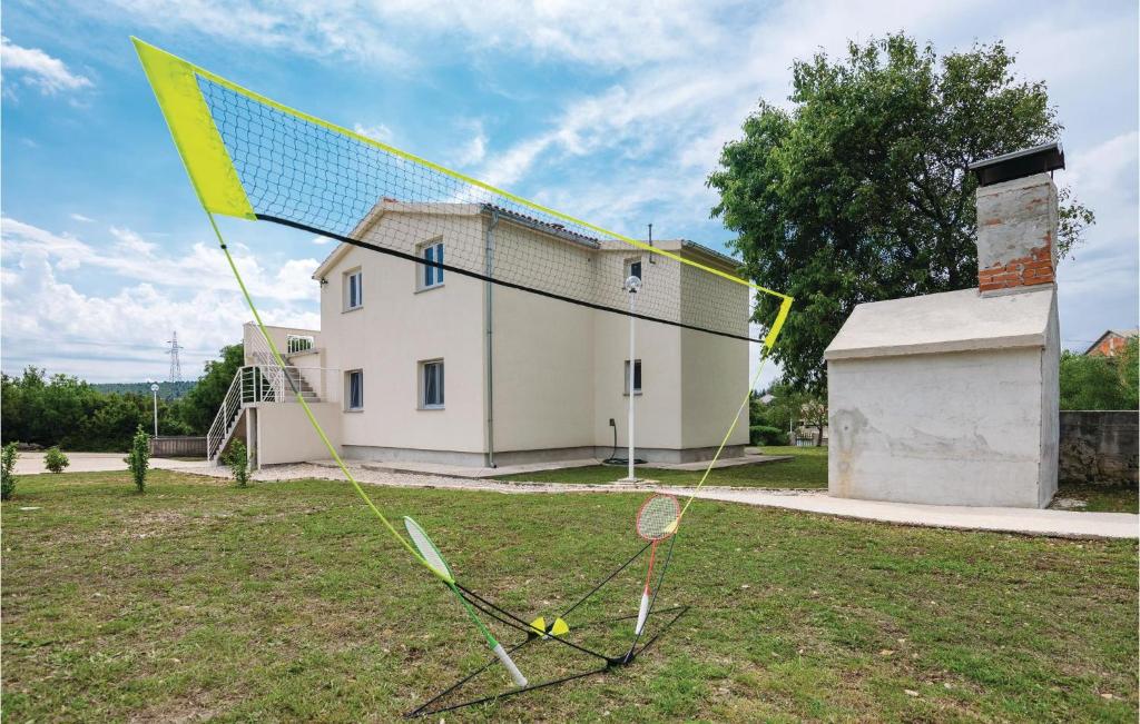 Budova, v ktorej sa dovolenkový dom nachádza