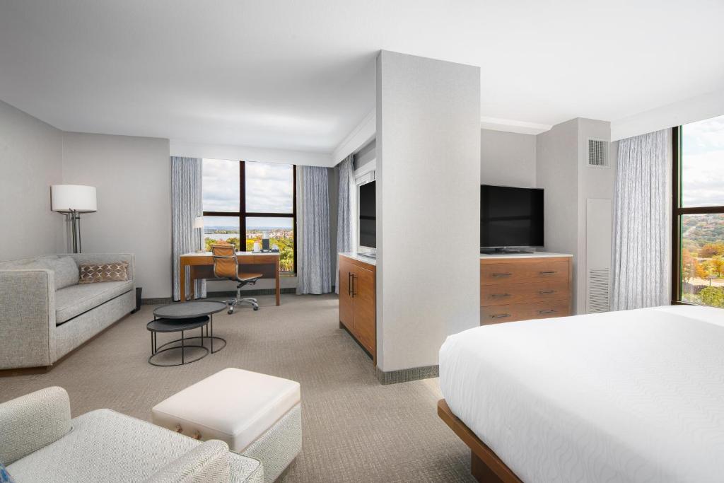 Horseshoe Bay Resort - Suite De Rey Ejecutivo