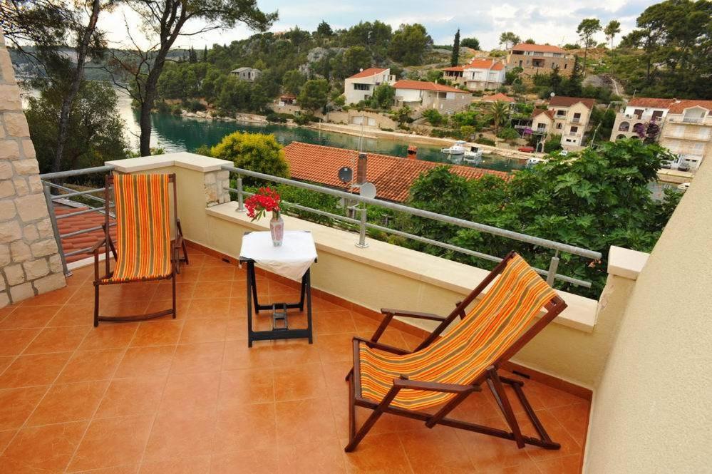 Apartments Dakrijus Brac Island photo 2