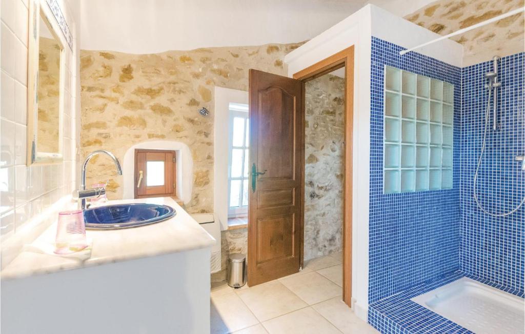 Koupelna v ubytování Beautiful Home In Benissa With Kitchen