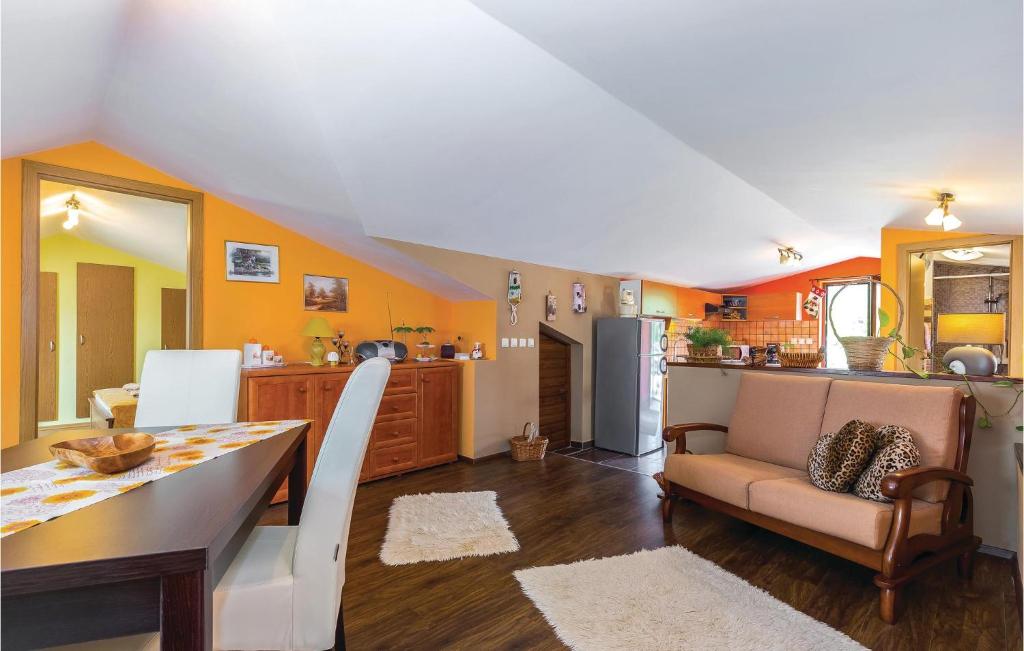 Kuchyňa alebo kuchynka v ubytovaní Cozy Apartment In Hreljin With Jacuzzi