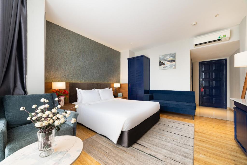 Nicecy NganHa Hotel - Galaxy Double View Ben Thanh Market