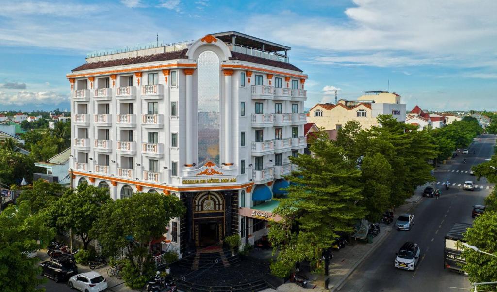 Tòa nhà nơi khách sạn tọa lạc